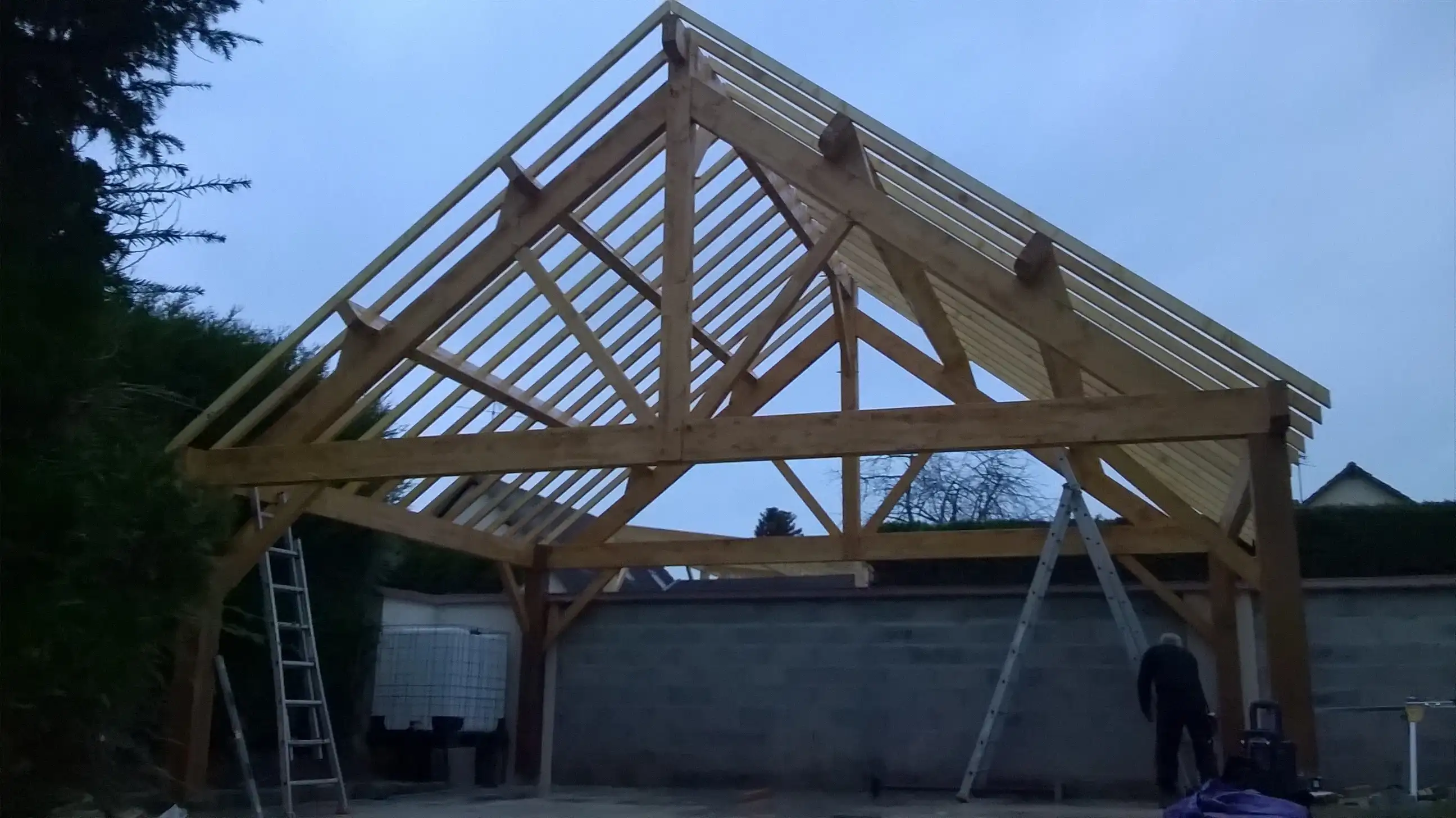 Assemblage charpente bois traditionnel
