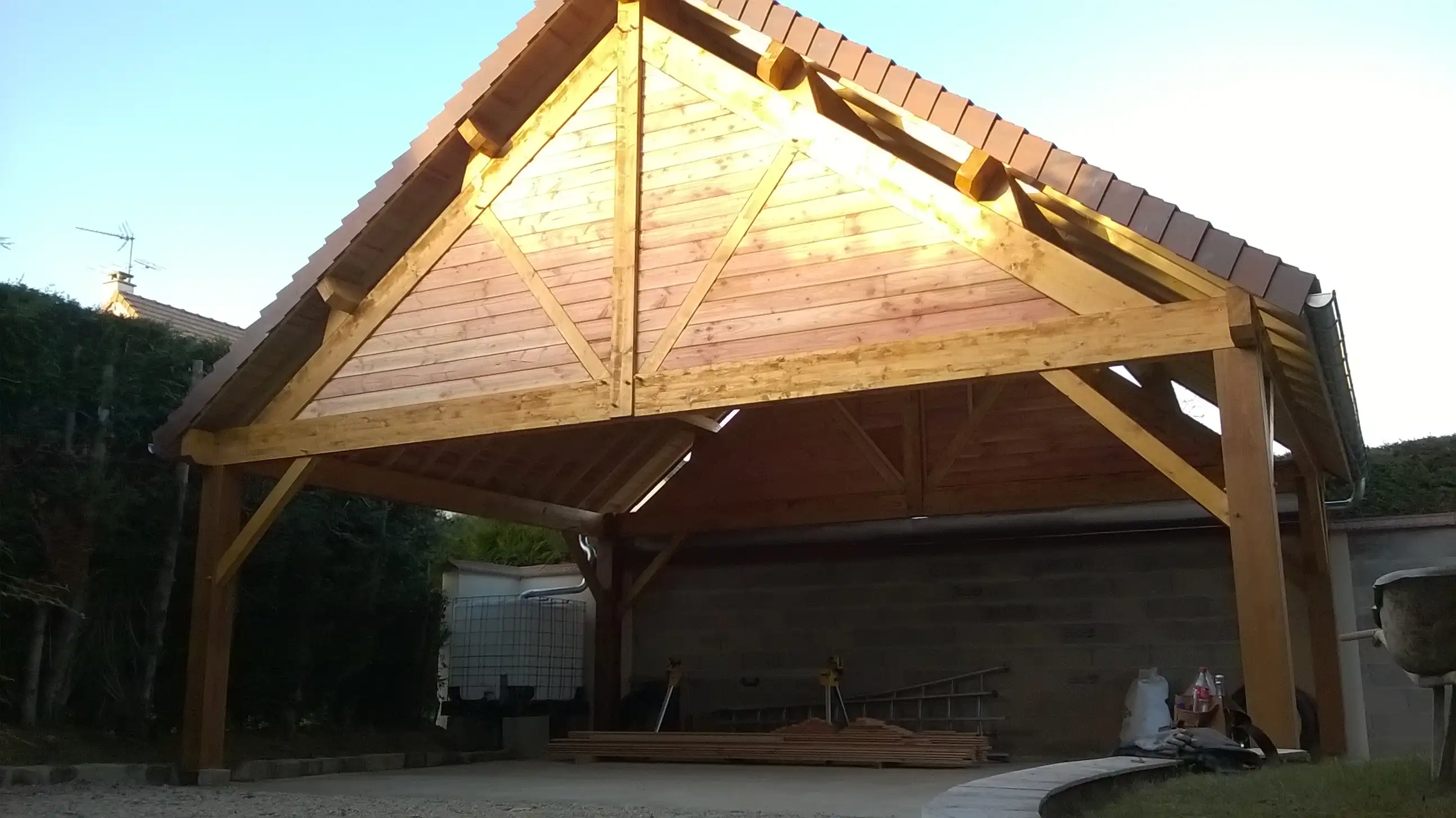Abri voiture bois construction finalisée
