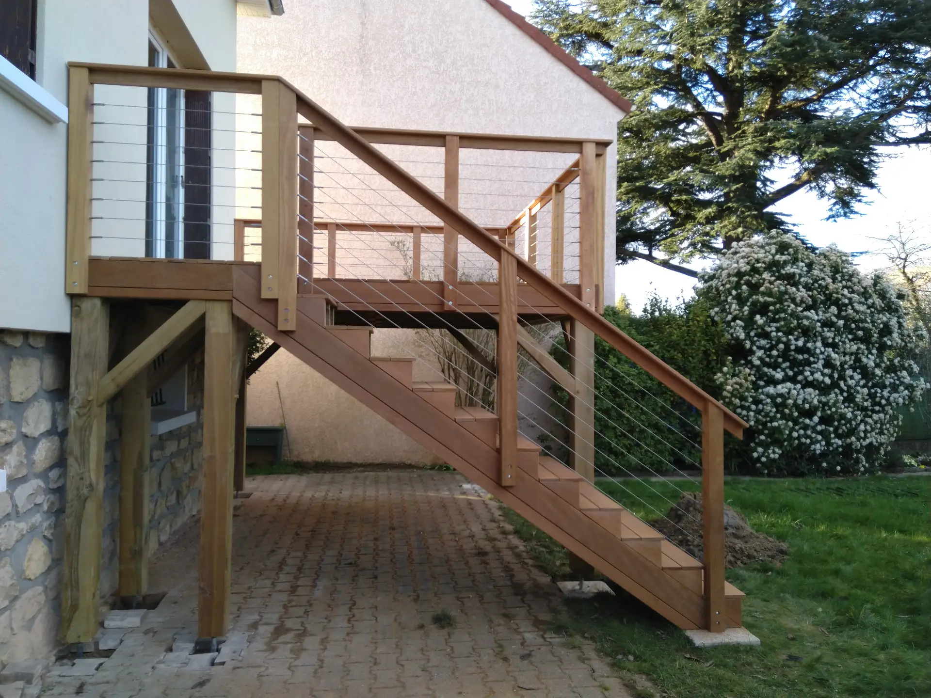 Terrasse bois sur pilotis vue côté finie Eure-et-Loir