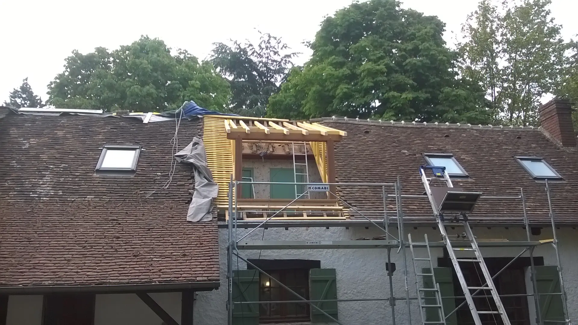 Création lucarne dormer construction toit menuisier Saint-Laurent-la-Gâtine