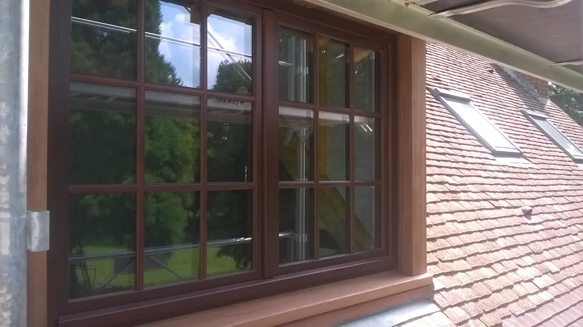 Fenêtre lucarne finie vue avant menuiserie bois