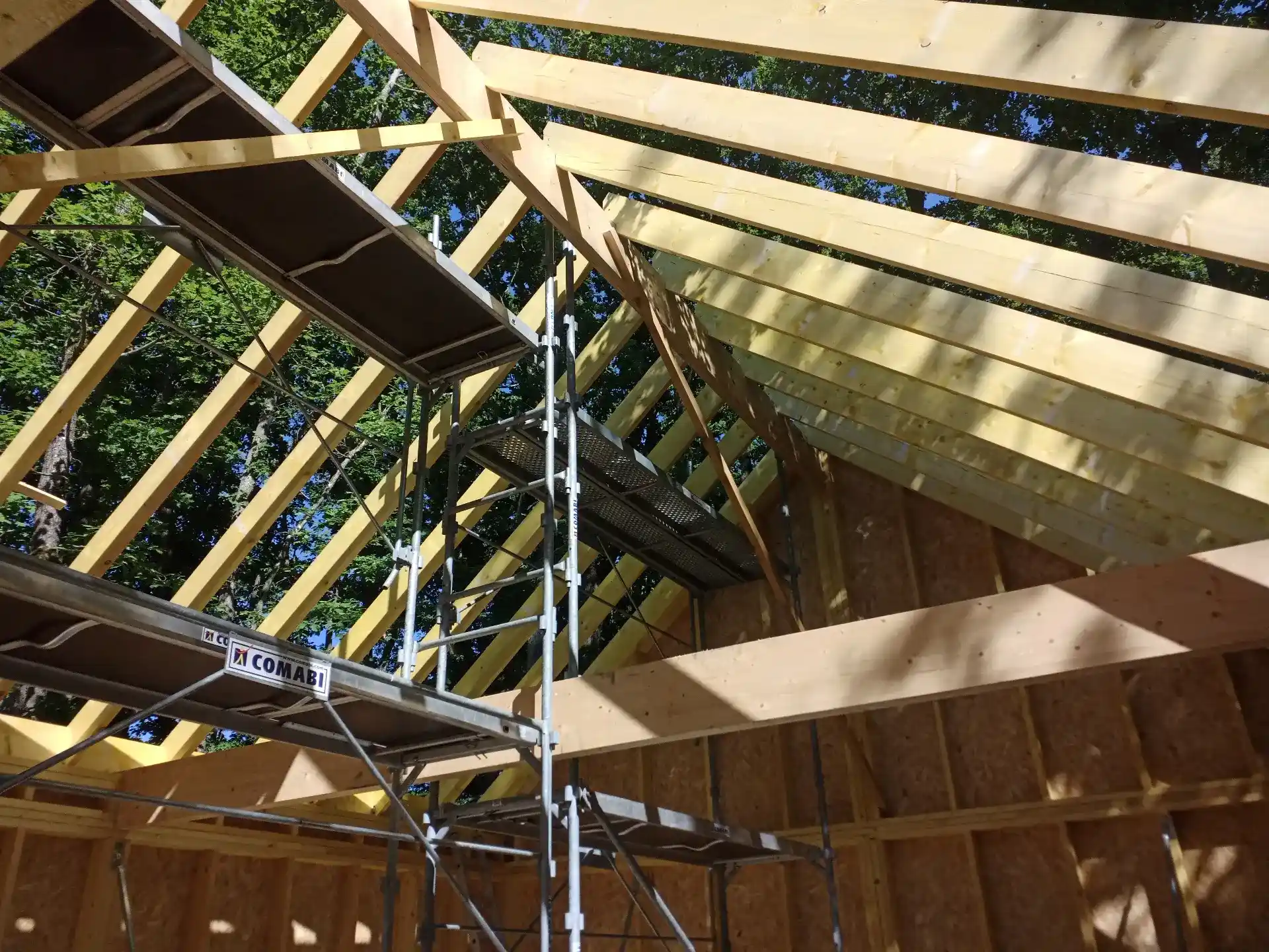 Détail charpente garage construction bois